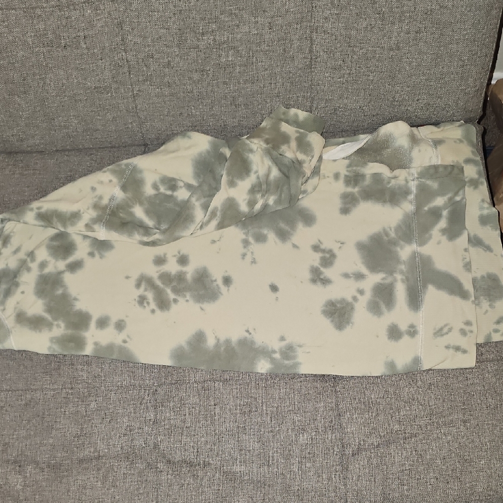 Old Navy Tie-Dye Crewneck Sweatshirt - Green